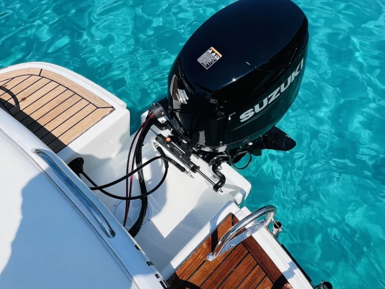 Motorboot te huur in Cala d'Or voor de beste prijs