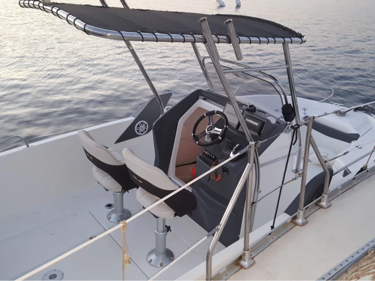 Huur een Bénéteau Flyer 6.6 SPACEdeck in Porto-Vecchio