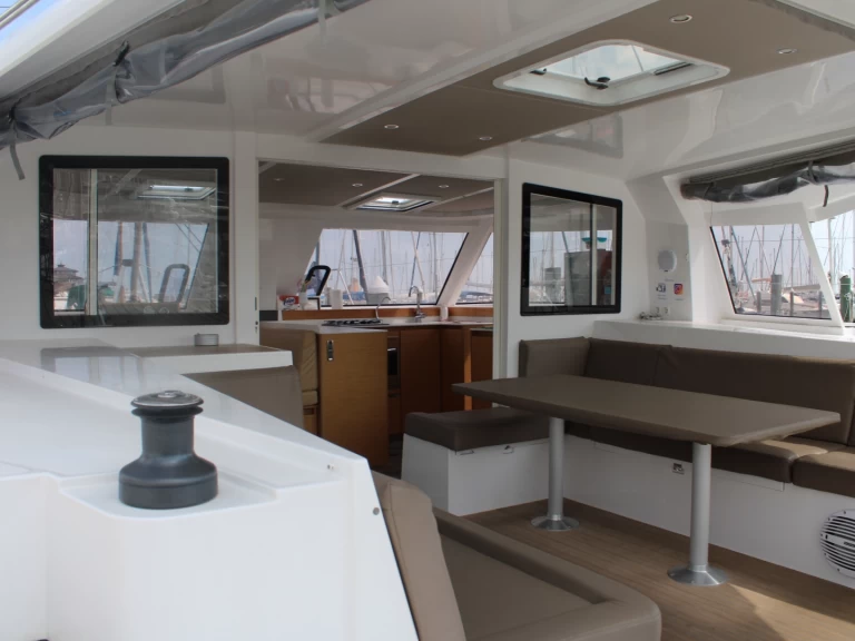 Bootverhuur Rimini goedkoop Nautitech 40 Open 