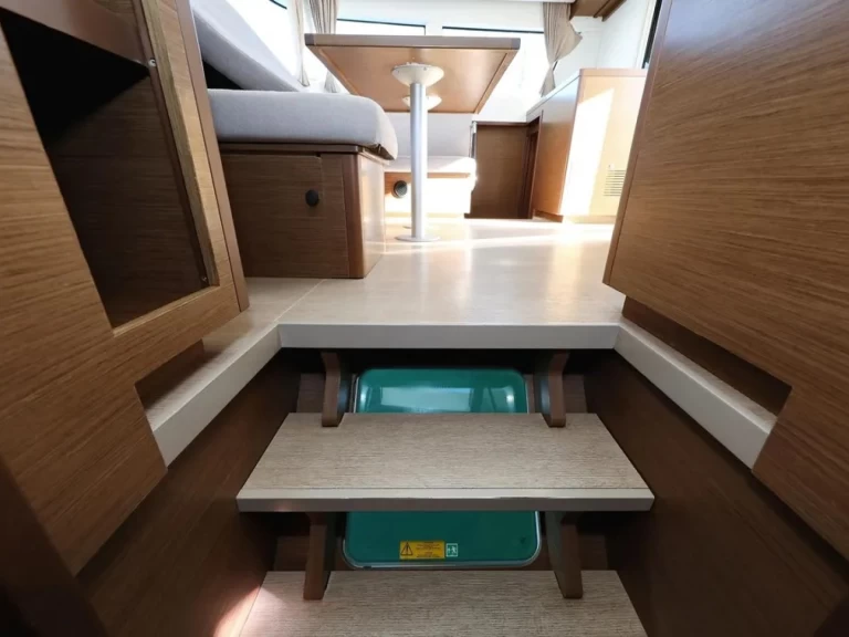 Verhuur Catamaran Lagoon met vaarbewijs