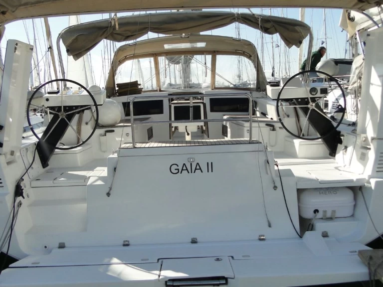 Huur een Dufour Dufour 470 in Álimos