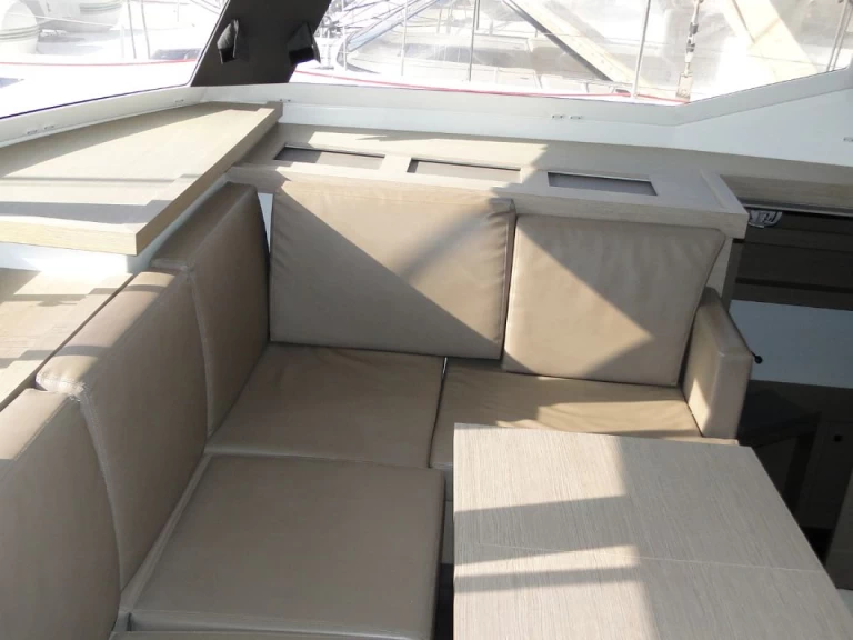 Fountaine Pajot Astrea 42 te huur van particulier of professional in Álimos