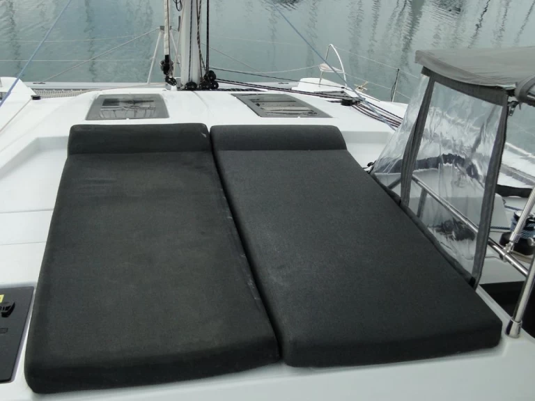 Verhuur Catamaran in Álimos - Fountaine Pajot Elba 45