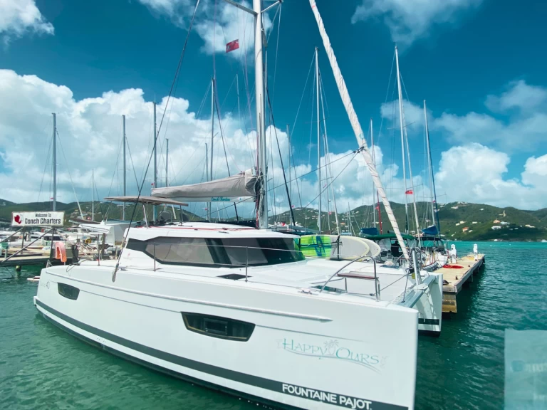 Huur een Fountaine Pajot Lucia 40 in Road Town