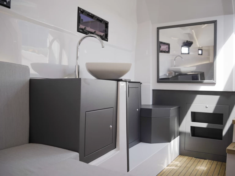 Pirelli Pirelli 42 EFB te huur van particulier of professional in Torre Annunziata