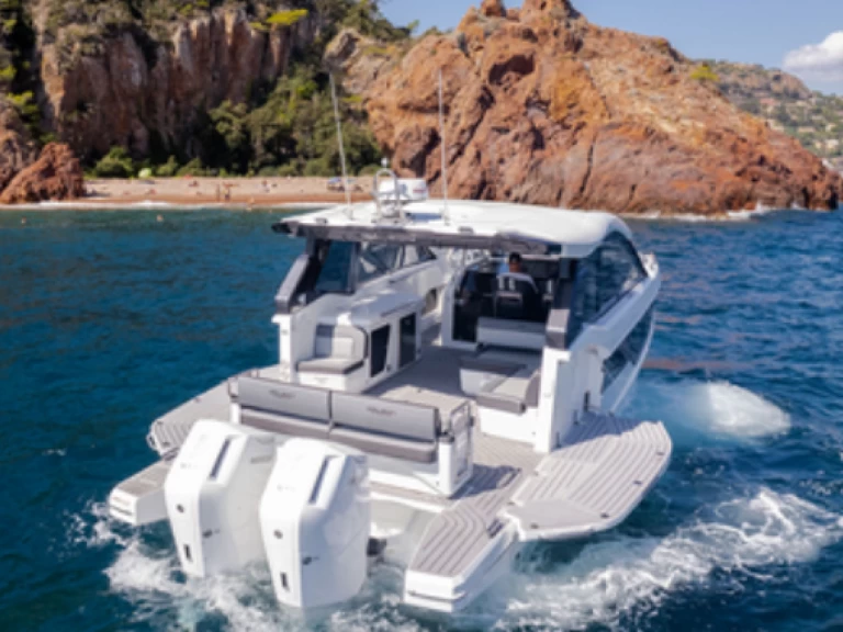 Huur een Galeon 375 in Ayia Napa