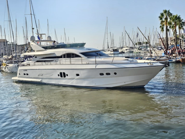 Jacht te huur in Saint-Raphaël voor de beste prijs