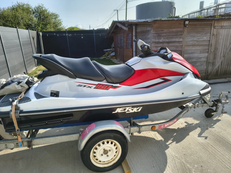 Huur Jet Ski met of zonder schipper Kawasaki in Saint-Malo