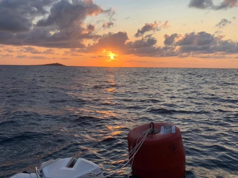 Huur een Altamarea Wave 20 in Palermo