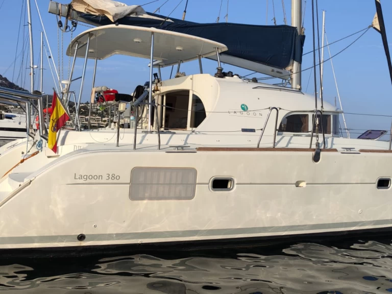 Verhuur Catamaran in Torrevieja - Lagoon Lagoon 380 S2