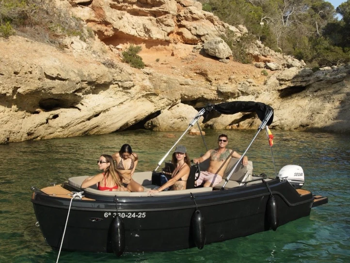 Huur een AQUA51 550 in Sant Antoni de Portmany