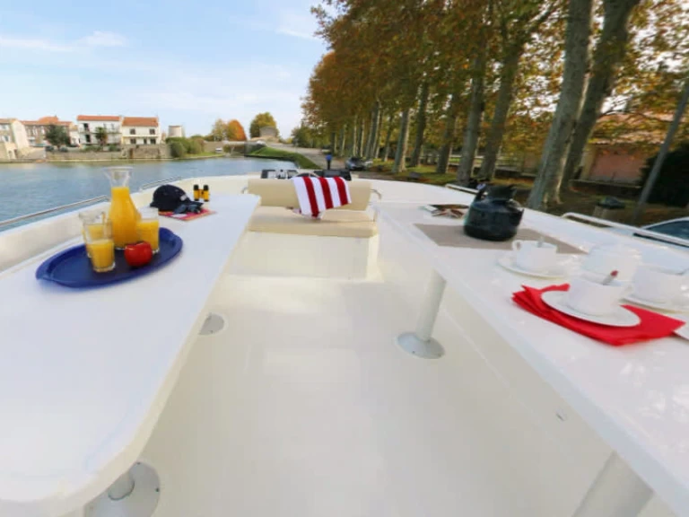 Verhuur Motorboot Le Boat met vaarbewijs