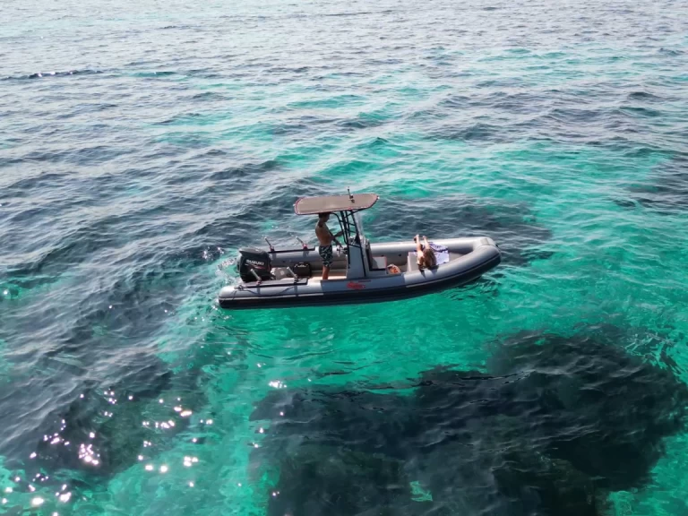 Bootverhuur Porto San Paolo goedkoop Coaster 650 Barracuda