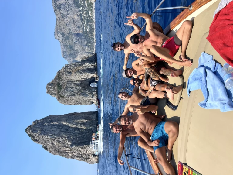 Motorboot te huur in Castellammare di Stabia voor de beste prijs