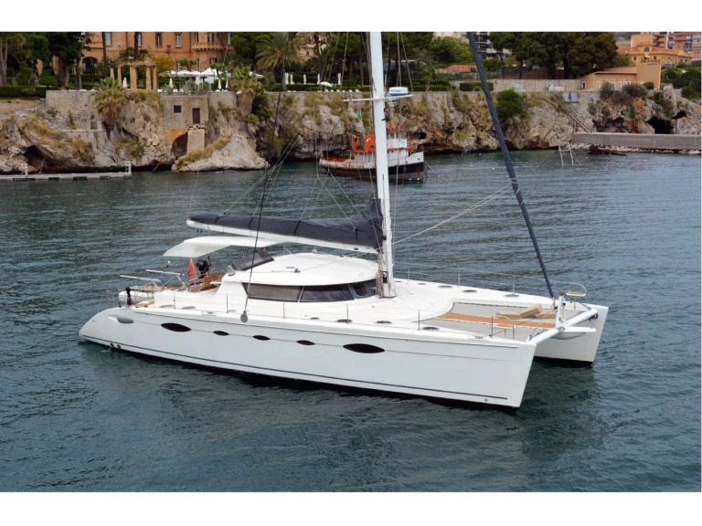 Huur een Fountaine Pajot Eleuthera 60 in Capo d'Orlando