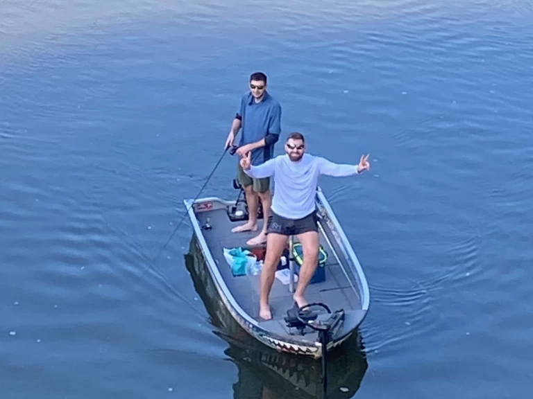 Huur Motorboot met of zonder schipper linder in Cénevières