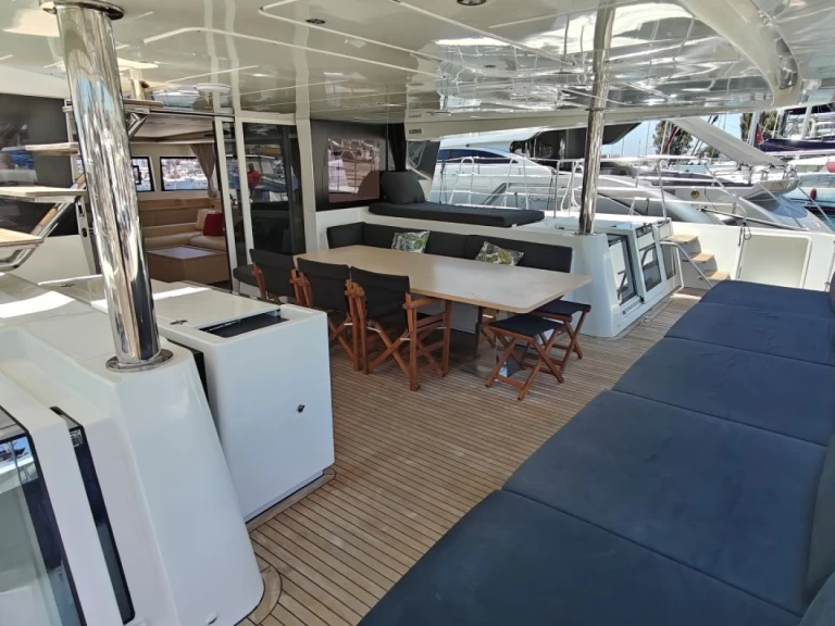 Verhuur Catamaran Lagoon met vaarbewijs