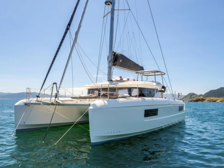 Bootverhuur Lagoon Lagoon 43 in Road Town via SamBoat