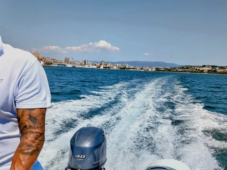 Bootverhuur Cagliari Port goedkoop Bwa 550 Pro