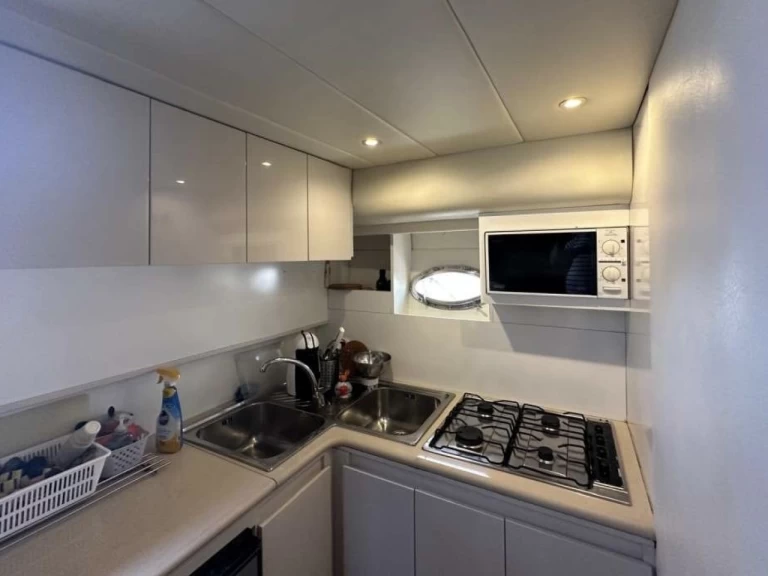 Verhuur Motorboot Rizzardi met vaarbewijs