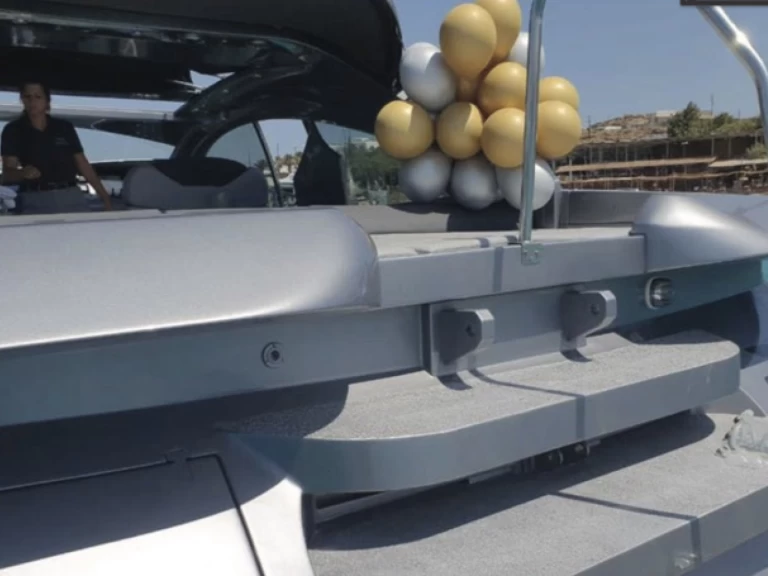 Pershing Pershing 65 te huur van particulier of professional in Ornós