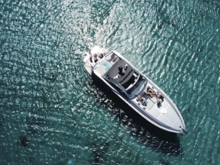 Bootverhuur Ornós goedkoop Pershing 65