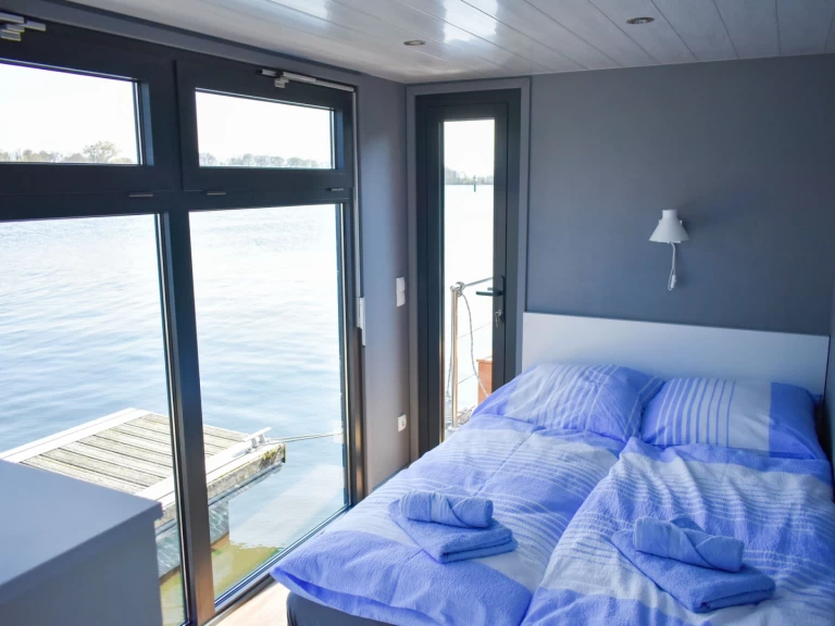 Verhuur Woonboot A met vaarbewijs