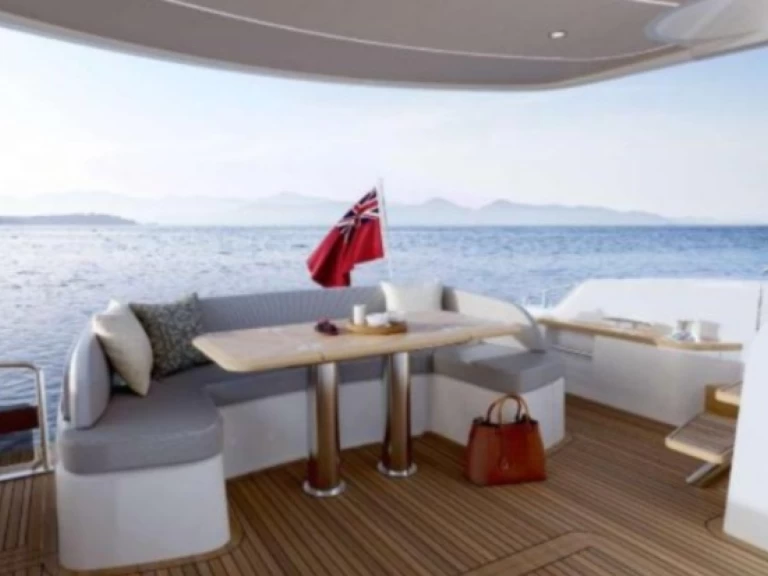 Verhuur Motorboot in Juan-les-Pins - Princess 49 Fly