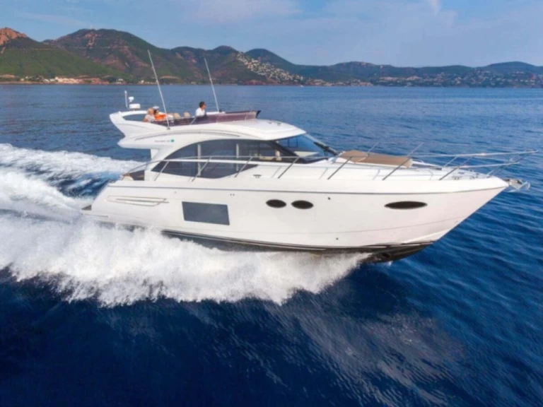 Bootverhuur Princess 49 Fly in Juan-les-Pins via SamBoat