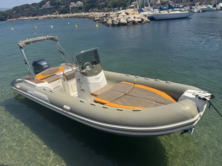 Bootverhuur Capelli Tempest 690 Luxe in La Madrague via SamBoat