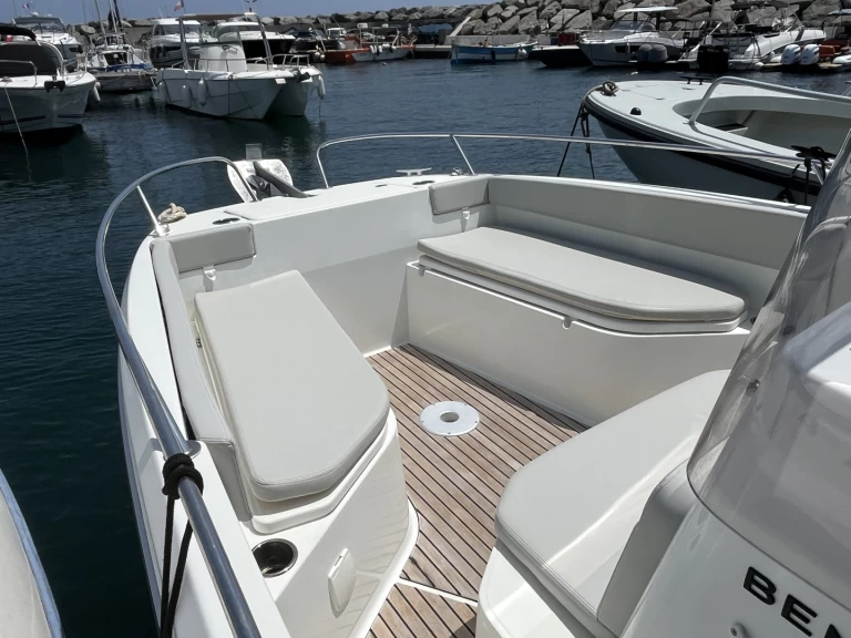 Jachthuur in Les Issambres - Bénéteau Flyer 8 SPACEdeck via SamBoat