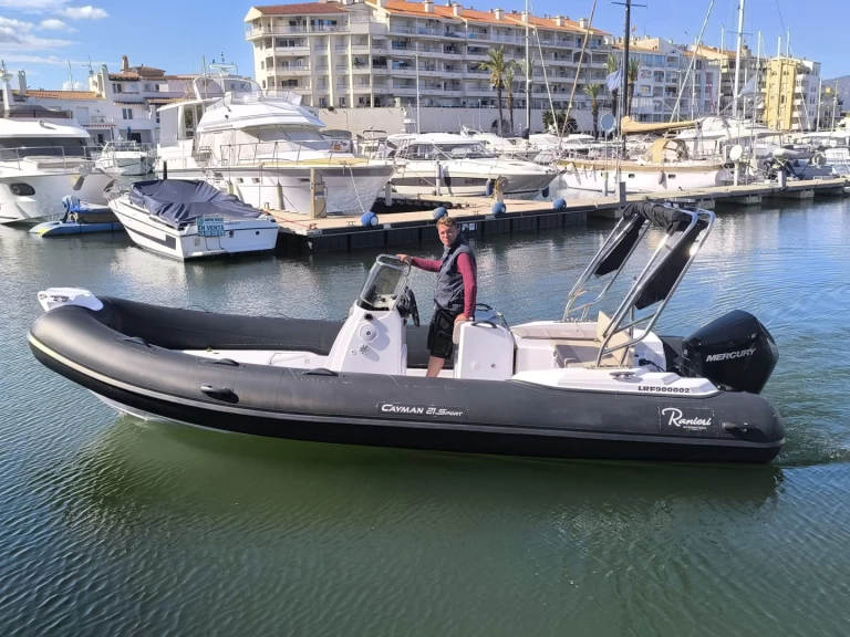 Ranieri Cayman 21 Sport te huur van particulier of professional in Empuriabrava