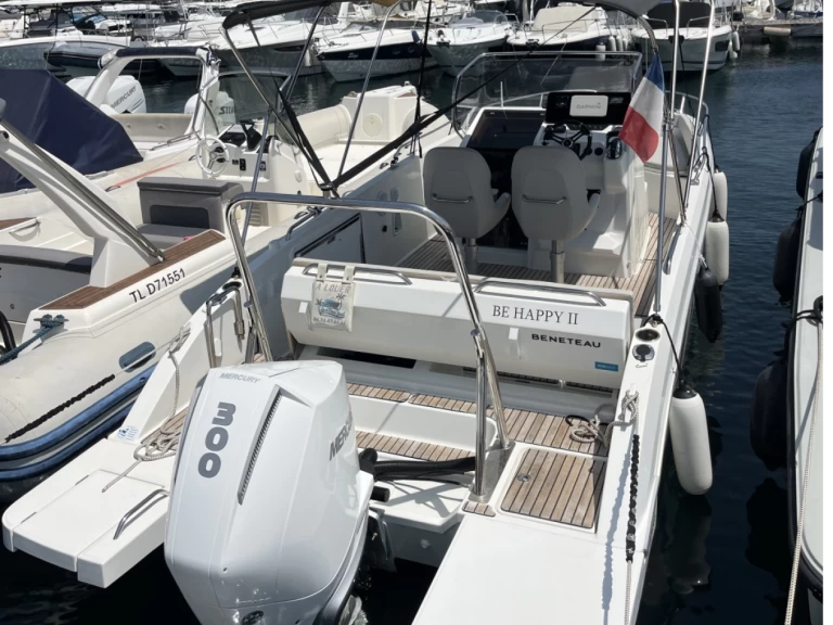 Jachthuur in Les Issambres - Bénéteau Flyer 8 SPACEdeck via SamBoat