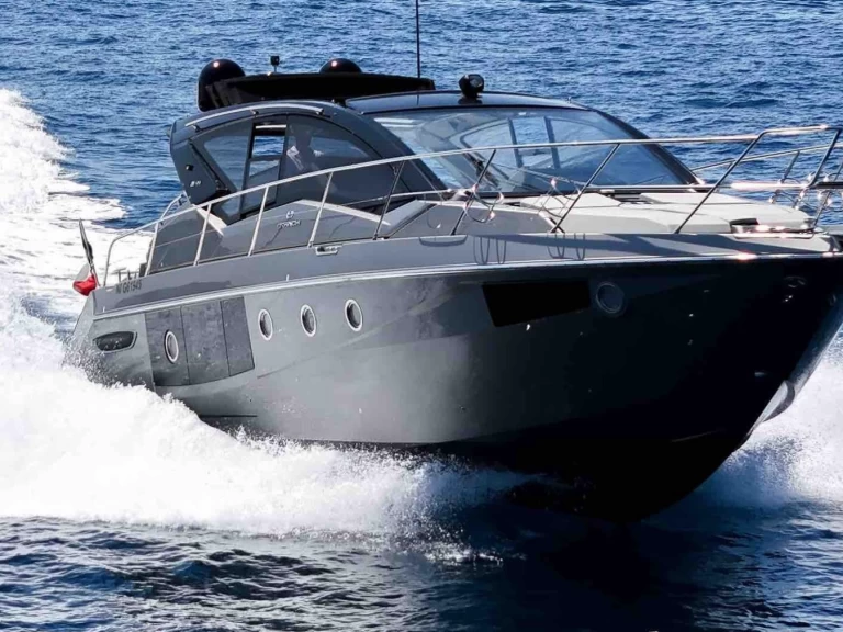 Bootverhuur Cranchi M 44 in Saint-Tropez via SamBoat
