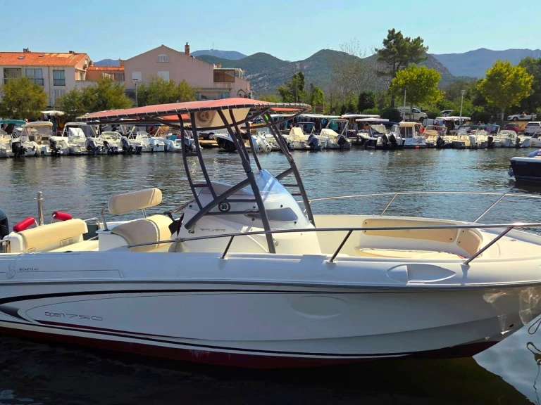 Huur een Bénéteau Flyer 750 Open in Saint-Florent