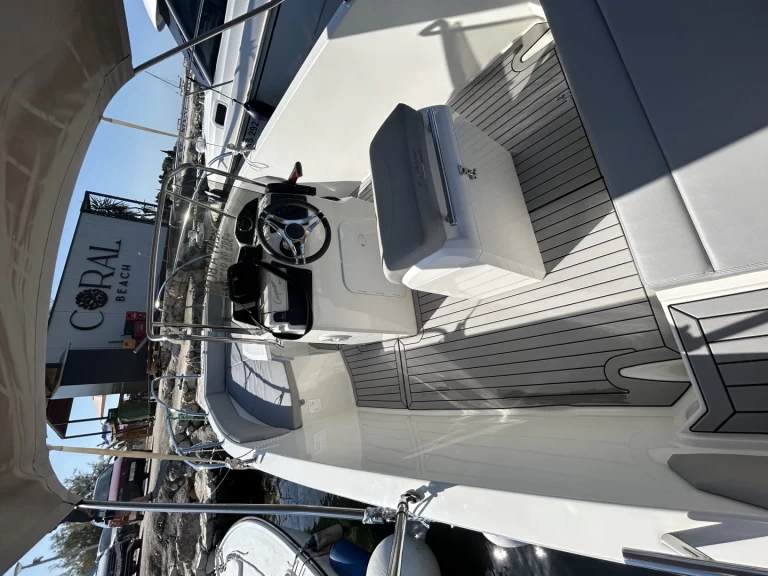 Huur Motorboot met of zonder schipper Cantiere Nautico Speedy in Trogir
