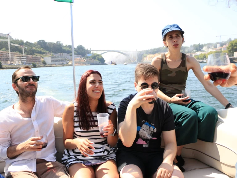 Verhuur Motorboot Maxum met vaarbewijs