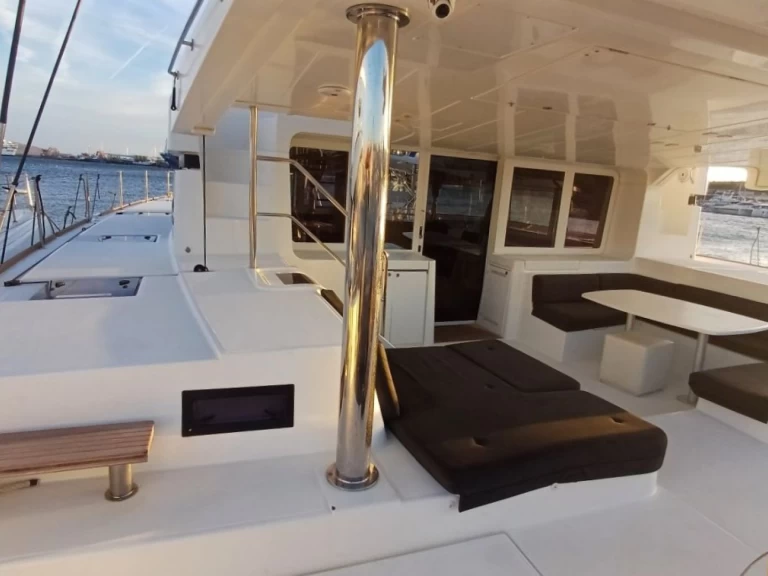 Verhuur Catamaran Lagoon met vaarbewijs