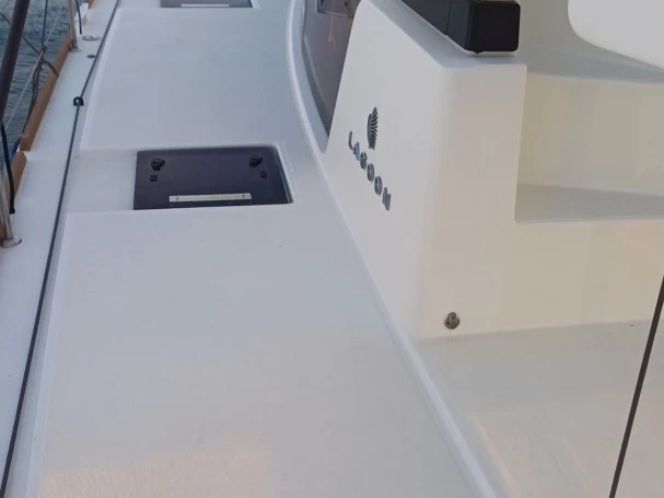 Catamaran te huur in Lávrio voor de beste prijs