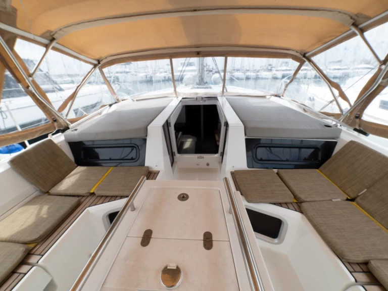 Jachthuur in Álimos - Bénéteau Oceanis 51.1 via SamBoat