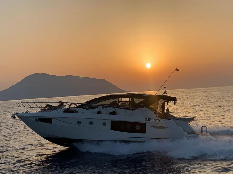 Huur een Cranchi Cranchi 44 in Villa San Giovanni