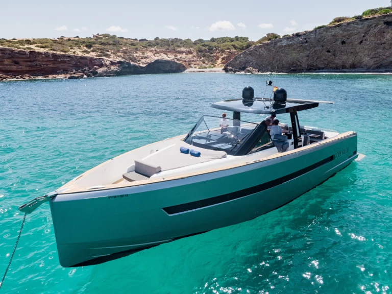 Huur een Fjord 52 Lolo 3 in Ibiza Town