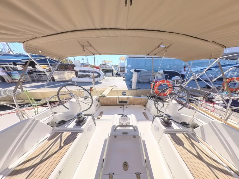 Bootverhuur Palma de Mallorca goedkoop Sun Odyssey 490