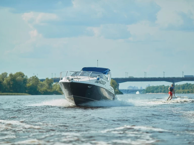 Motorboot te huur in Vieux Port de Cannes voor de beste prijs