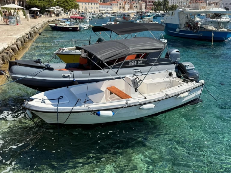 Bootverhuur Hvar goedkoop Adria10