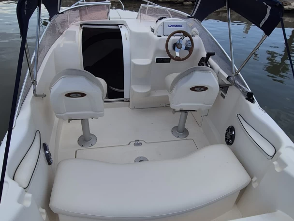 Verhuur Motorboot Quicksilver met vaarbewijs