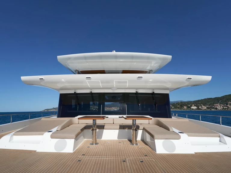 VisionF E-Cat 80 te huur van particulier of professional in Diano Marina