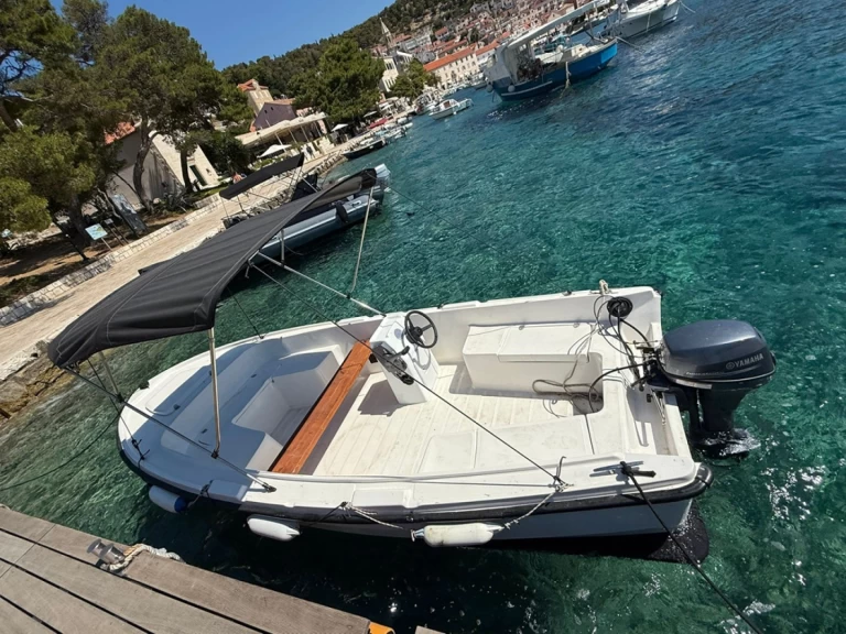 Huur een Adria Adria10 in Hvar