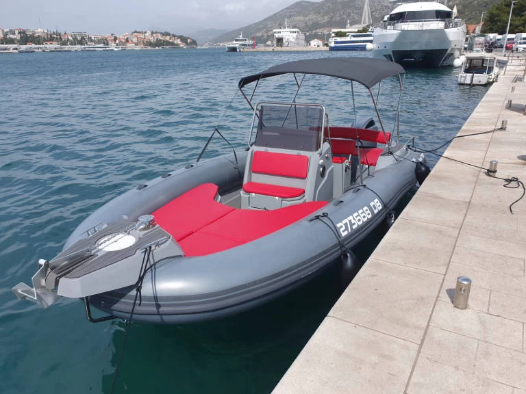 Marlin Boat 790 Pro Dynamic te huur van particulier of professional in Marina Frapa Dubrovnik