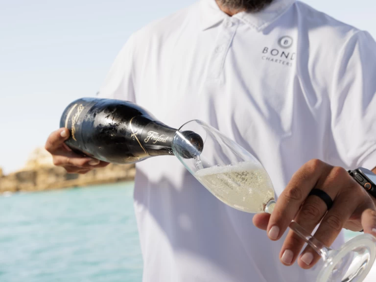 Bootverhuur Sunseeker Portofino 46 in Vilamoura via SamBoat